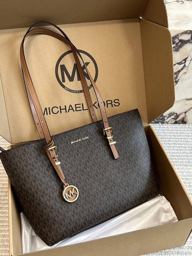 The Mk Quinn series boasts a simple yet elegant design, exuding quality and offe