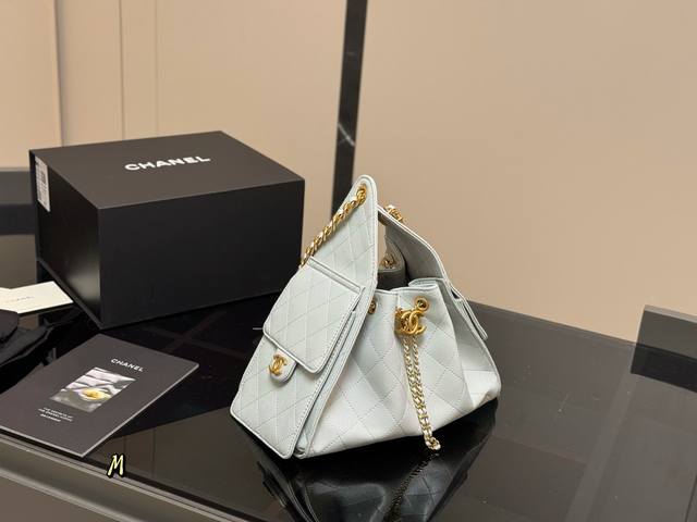 Comes with a folding box/airplane box. Chanel 25 Bag, small size, absolutely gor