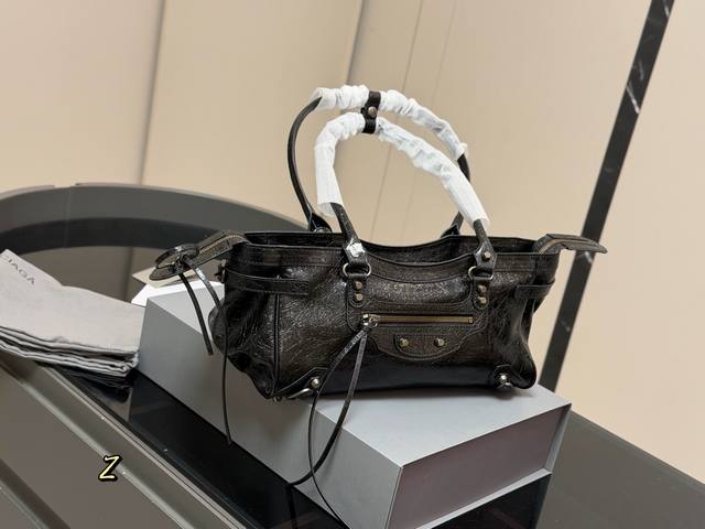 Folding Box Size: 32.18Cm Balenciaga New Motorcycle Oversized Bag Soft oversized