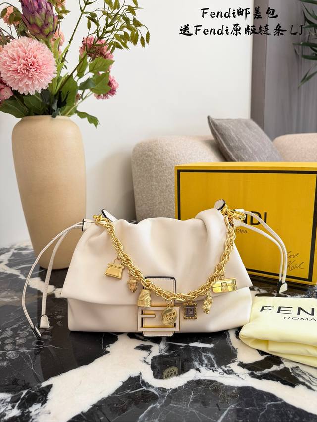 Family, does anyone know about this? I found a super soft and lightweight bag! I