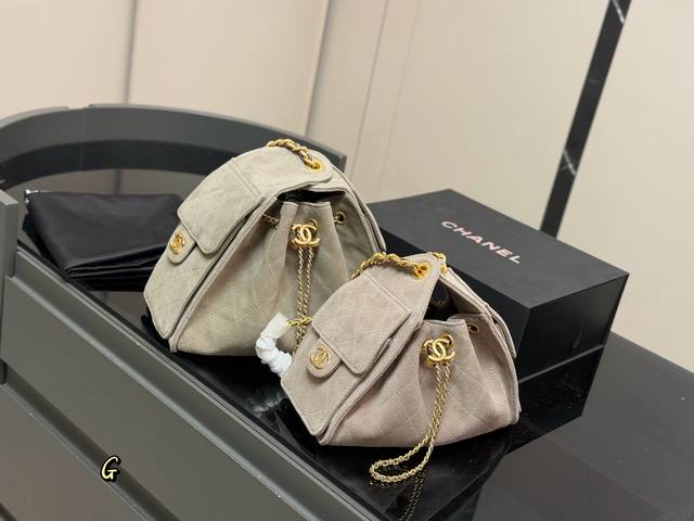 Comes with a folding box Chanel 25S Hobo Mini - Absolutely gorgeous This year's