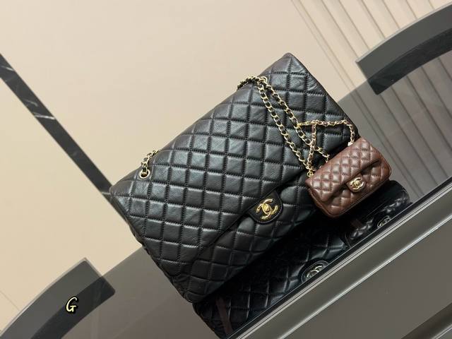 Chanel travel bag Vintage Chanel. Retro outfit Black is perfect for Instantly cr