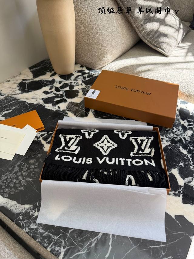 Louis Vuitton Monogram Wool Scarf (Ddd) This Louis Vuitton Monogram wool scarf f