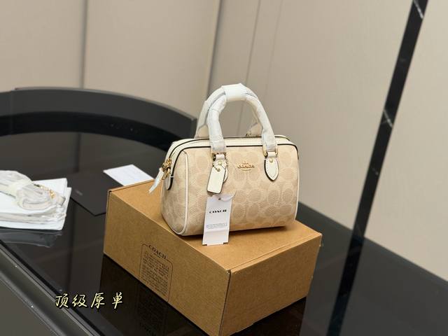 Full Packaging Size: 18*12cm Coach Mini Pillow Bag New Arrival Super Cute Mini B