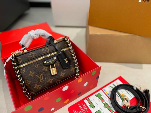 Lv Toiletry Bag & Makeup Bag Super convenient for travel, business trips, and va