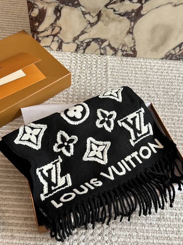 Box included. Size: 190*35cm. New L'Or