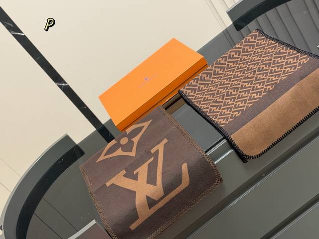 Box included. Size: 30*180cm. It's getting colder! A scarf is really needed at n