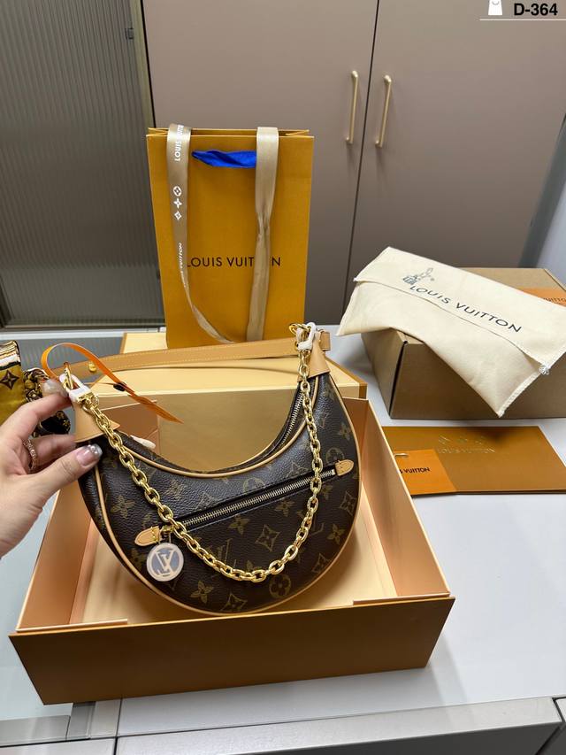 Chip version Lv Moon Bag Modified from the Lv vintage pea version Practical, dur