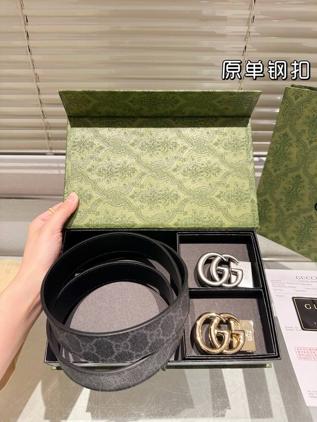 Double-ended steel buckle Gucci leather belt - the most popular version among un