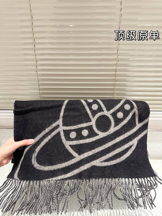 Vivienne Westwood Autumn/Winter Wool Scarf - Stylish and Practical! Vivienne Wes