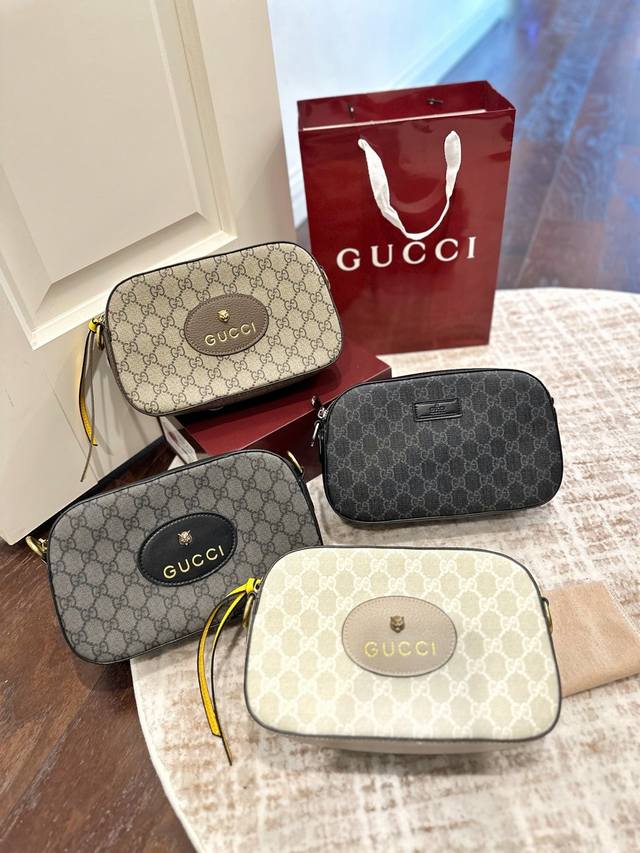 Foldable gift box packaging. Size: 24*15cm. Gucci tiger head camera bag! Classic