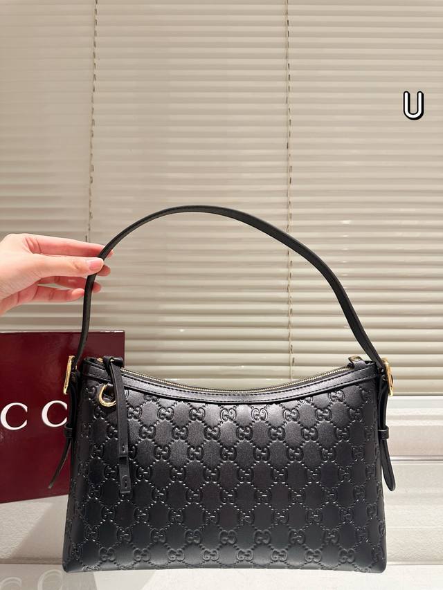 No box Gucci Emblem new underarm bag Super versatile large capacity Size 29.19 D