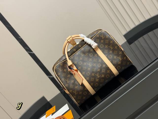 Unboxed Keepall LV Monogram Canvas Slim Fit, 40cm, Street Style Travel Essential