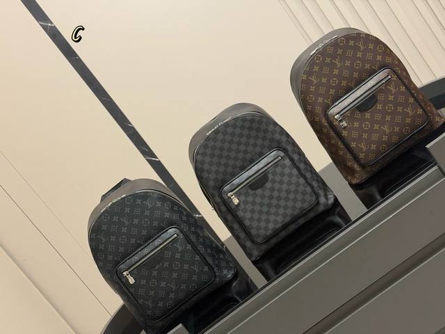 Latest LV Backpack. Made with top-quality imported original fabric, ultra-high-d