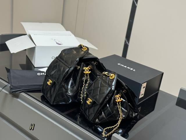 Comes with a folding box/airplane box. Chanel 25 Bag, small size, absolutely gor