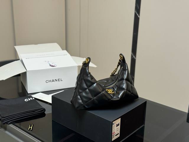 Comes with a folding box. Chanel 2025 new style. The popular 25 Bag, I like the