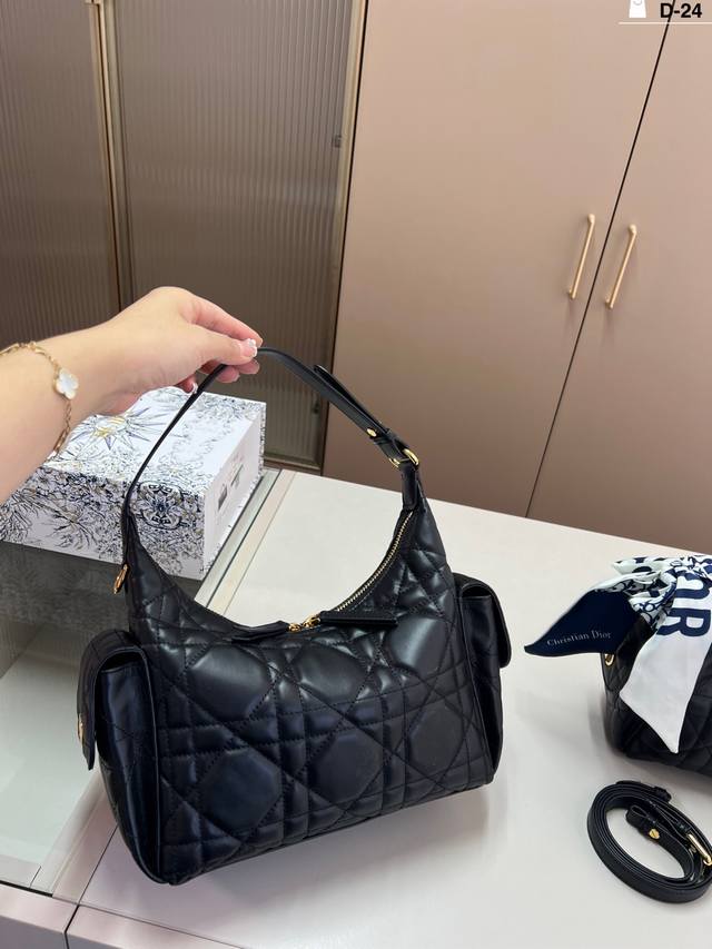 Dior D-Dream Handbag in premium leather. The leather version is made of breathab