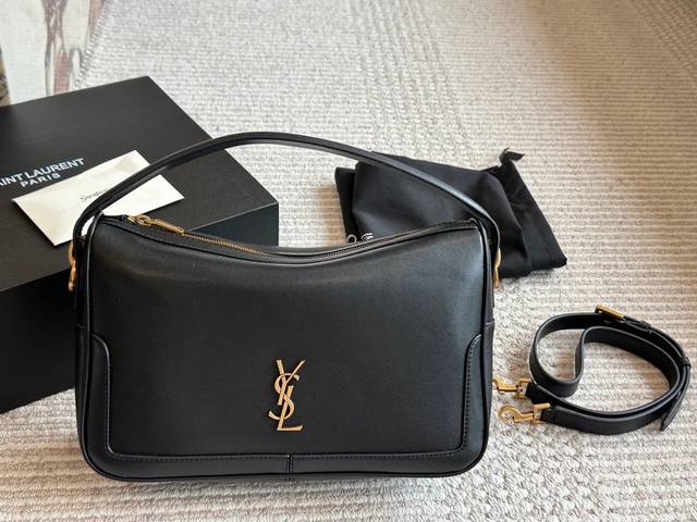 YSL Camera Supple Bag_Lunchbox Bag This handbag is a spacious shoulder bag with
