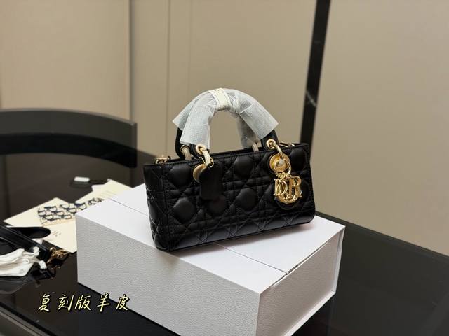 Comes with box Dior Lady Dior horizontal bag 2025 Dior new bag style Two bag str