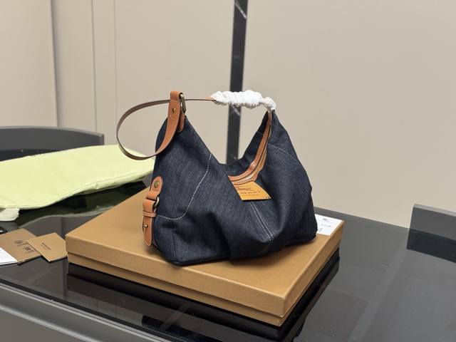 Comes with box. Size: 27.22cm. Burberry | Super cute Hobo bucket bag~ Available