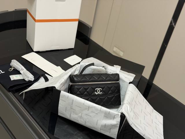 Comes with a folding box/airplane box. Chanel star LP lunchbox bag. The real thi