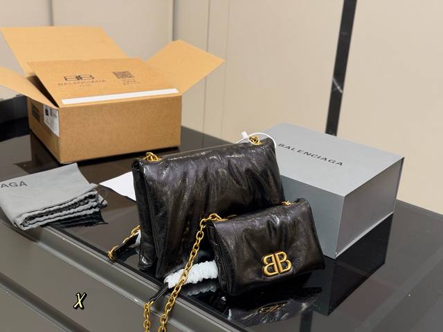 Comes with folding box/airplane box. Size: 17.11cm 26.18cm. Balenciaga Monaco pa