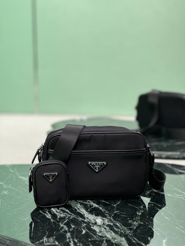 Upgraded Men's Shoulder Bag (DDD) Made of imported nylon, with Saffiano leather