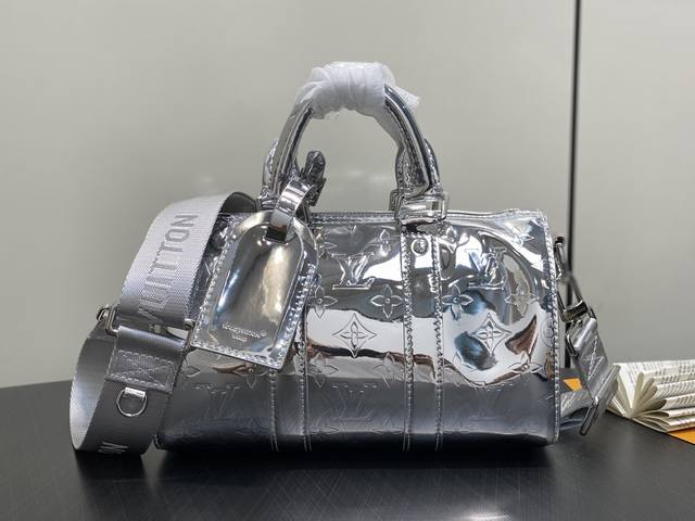 Factory Price p Top-Tier Original M26903 Silver Mirror Patent Leather Pillow Bag