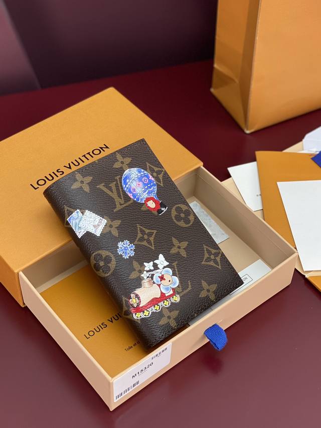 Factory Price p M15320 Christmas High-Quality Passport Cover/Clipper, a delight