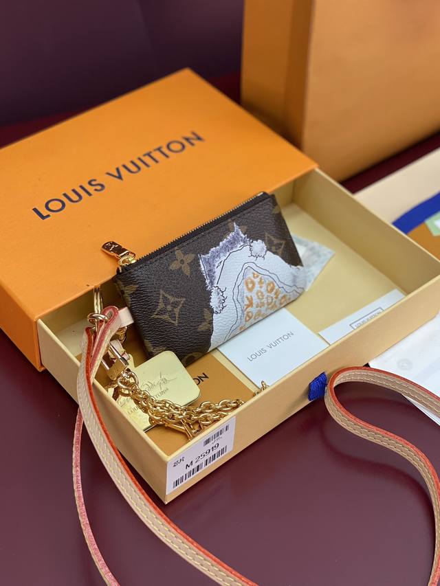 Factory Price p M25919 Silkscreened Cat! Phone Charm This phone charm features