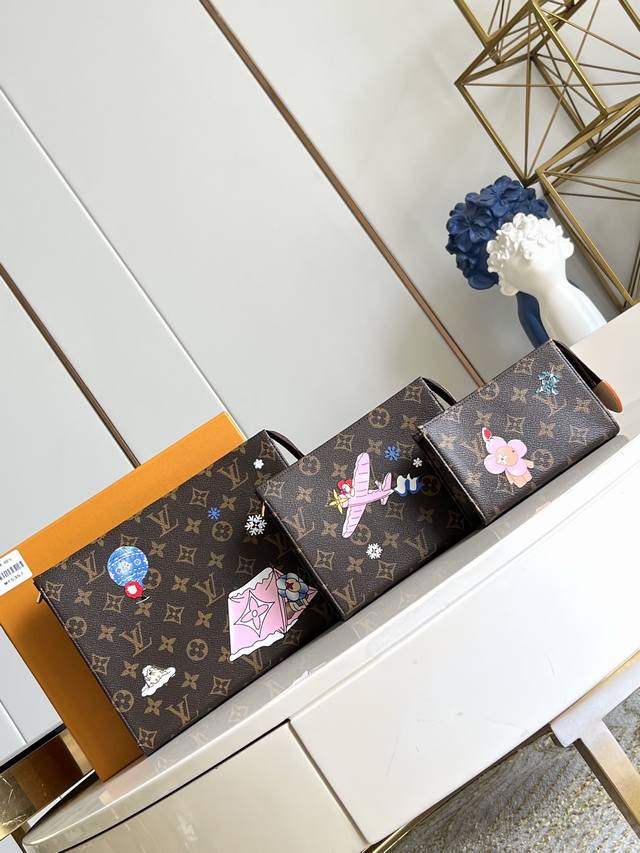 Factory Price p Top-Tier Original M15357 This toiletry bag is made of Monogram