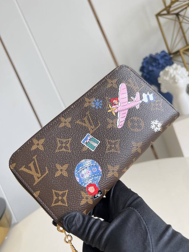 Factory Price p Top-Tier Original M26256 This playful version of the iconic zipp