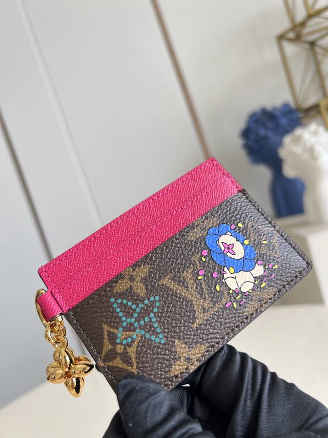 Factory Price p Top-Tier Original M15332 As part of Vivienne's Winter Holiday Co