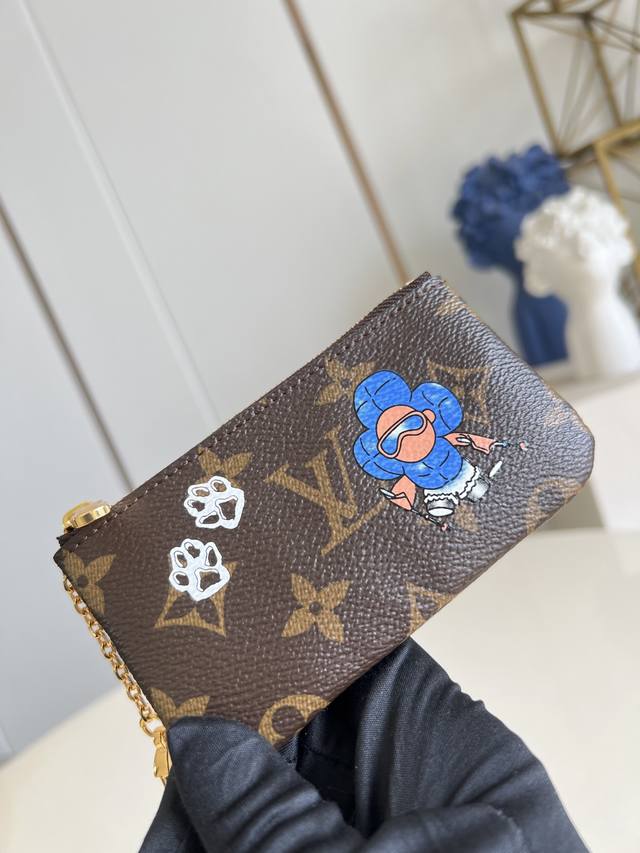 Factory Price p Top-tier original M15341 Vivienne Wintery Travel series release