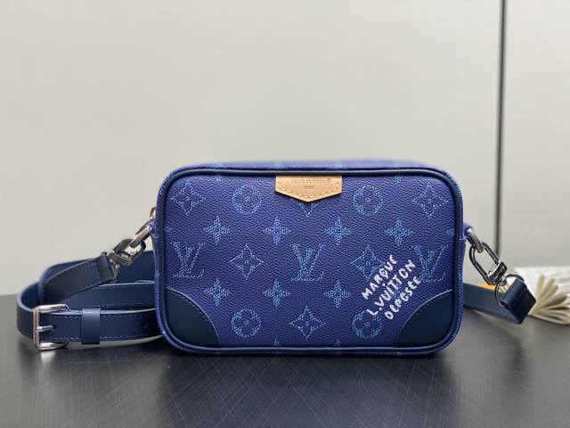 Original Quality M26826 Blue Men's Mini Messenger Bag, New Season Trocad