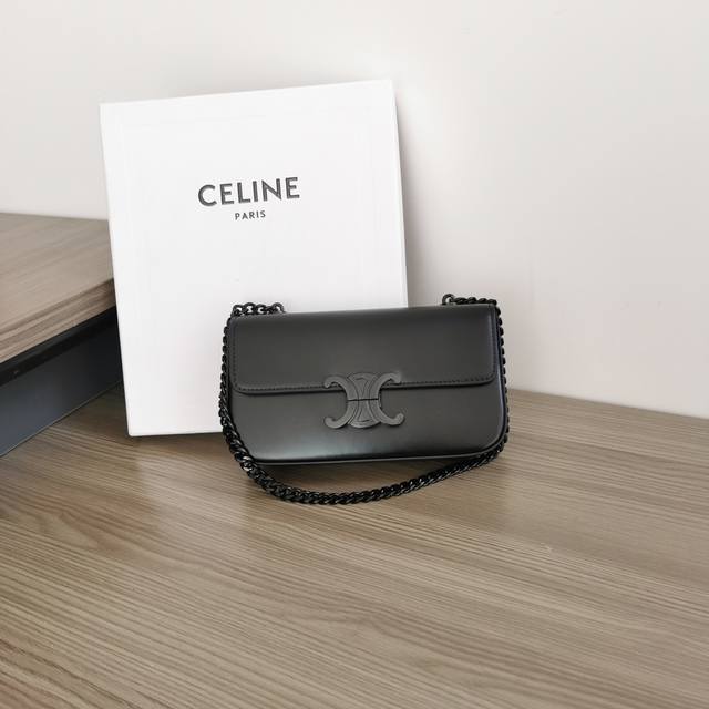 Authentic Product Celine Spring/Summer Collection New Short Chain Shoulder Bag.