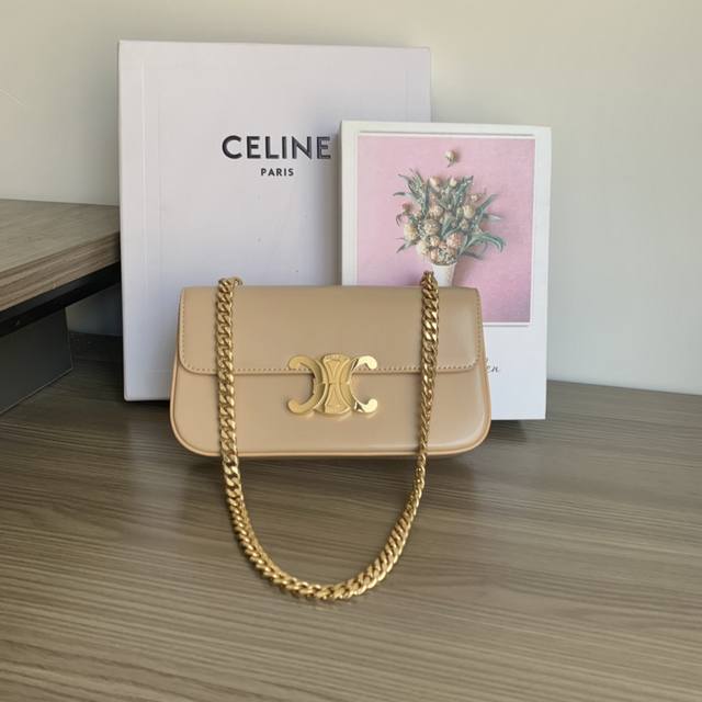 Authentic Product Celine Spring/Summer Collection New Short Chain Shoulder Bag.
