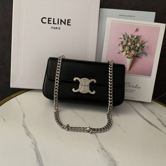 Authentic Product Celine Spring/Summer Collection New Short Chain Shoulder Bag.