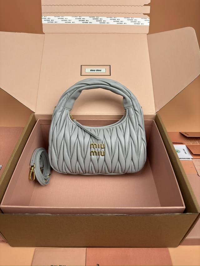 Original Leather, with Picture Packaging Premium Hardware Original Leather Wand