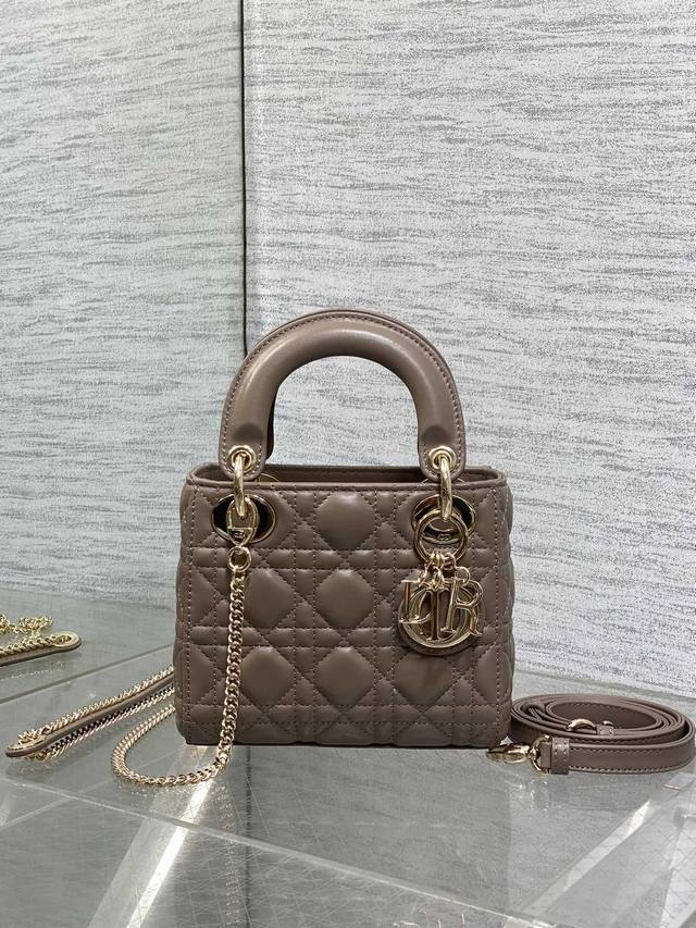 Authentic, high-quality replica In stock Classic Lady Dior bag, a must-have thr