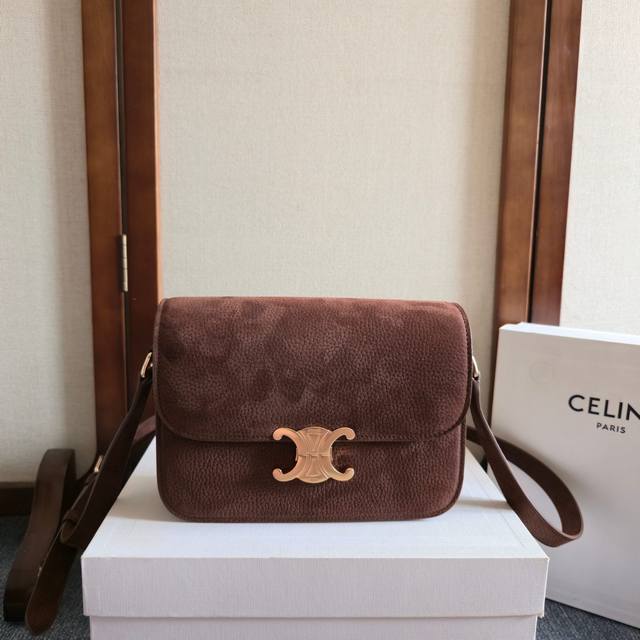 Teen Triomphe Calfskin Handbag This small Triomphe handbag, crafted from top-gra