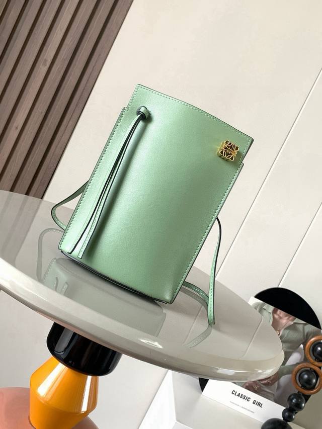 Original Leather Dice Pocket Cowhide Dice Phone Bag. This practical small bag is