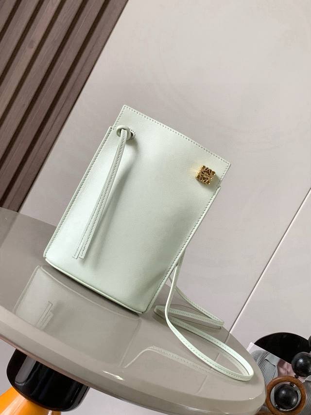 Original Leather Dice Pocket Cowhide Dice Phone Bag. This practical small bag is