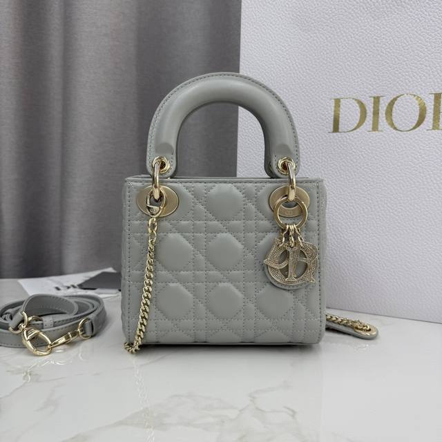 Top-quality original single-compartment Lady Dior bag in cloud grey lambskin wit