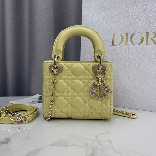 Top-quality original single-compartment chick-yellow lambskin diamond buckle Lad