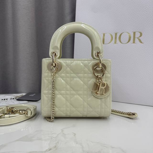 Top-quality original single-compartment white patent leather Lady Dior bag with