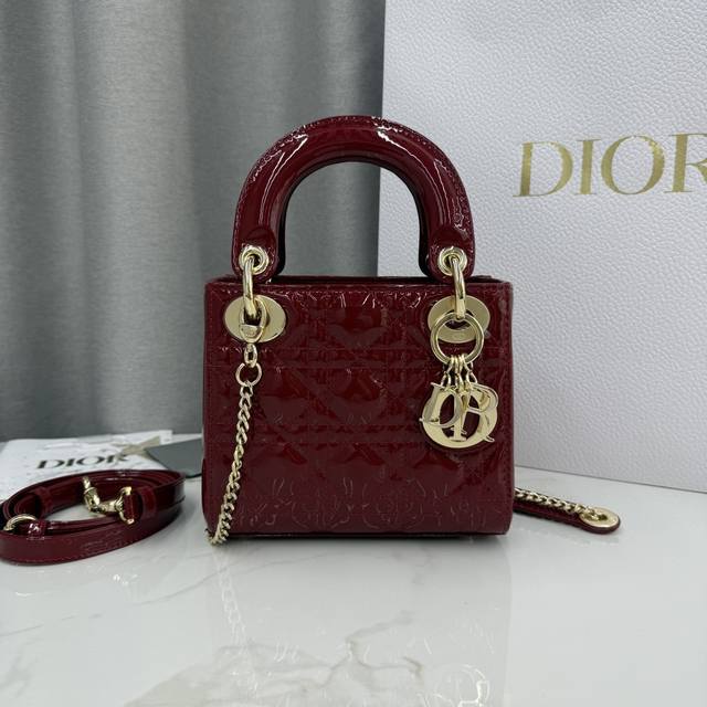 Top-quality original single-compartment cherry red patent leather Lady Dior bag