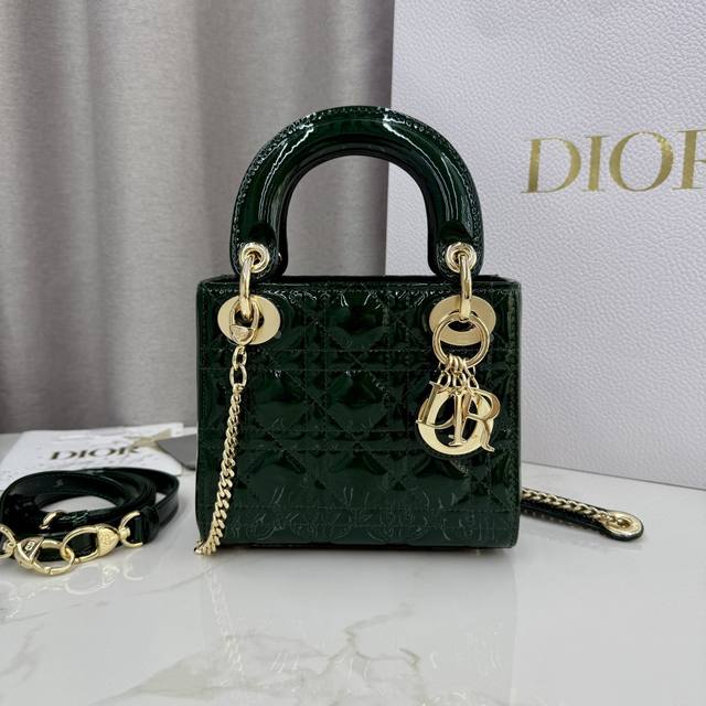Top-quality original single-compartment green patent leather Lady Dior bag with
