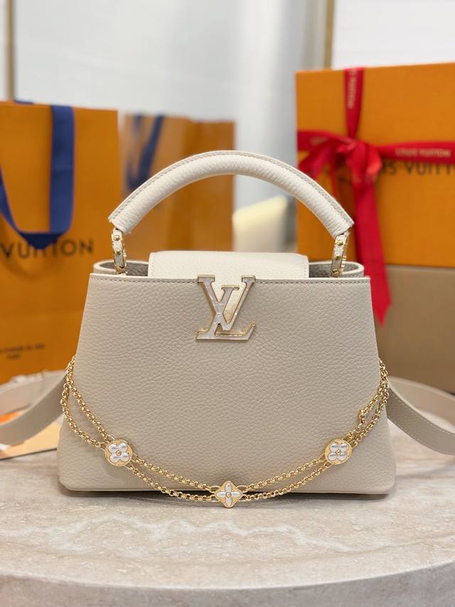 M25862 Beige/Off-white Small Size 27cm This Capucines BB handbag is from the Day