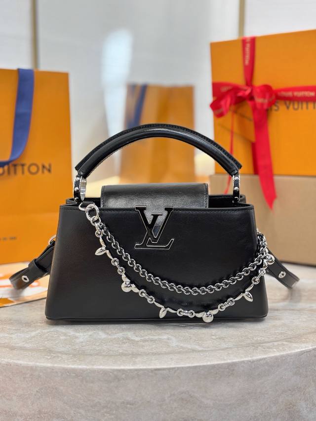 Capucines East-West Bb Handbag M25492 Black 26.5Cm This Capucines East-West Bb h